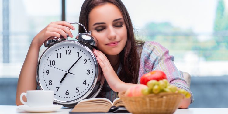 لنوم هادئ بلا كوابيس… تجنب هذه الأطعمة