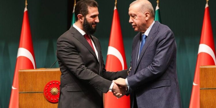 الحكومة الانتقالية بين الارتهان للخارج وبيع الوهم للسوريين