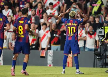حصدنا سبع نقاط من ملاعب صعبة.. ثلاثي برشلونة يرد على اتهامات فليك
