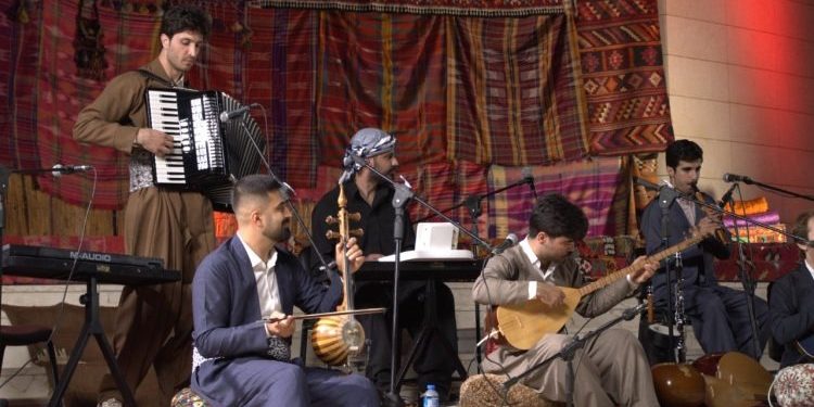 مركز “Hunergeha Welat” يقدّم حفلاً موسيقياً مميزاً في السليمانية