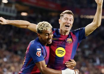 برشلونة يقلب الطاولة على سوسيداد ويخطف صدارة الليغا