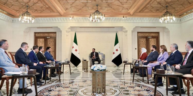 حقوقيات: 20% للنساء.. البرلمان السوري الجديد يعيد إنتاج التهميش ويخالف القوانين