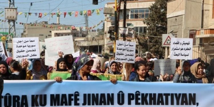 وقفات جماهيرية بمقاطعة الجزيرة دعماً لبناء مستقبل سوريا في الديمقراطية واللامركزية