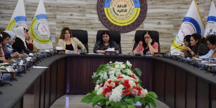 في الذكرى السابعة لتأسيس الإدارة الذاتية.. المرأة ركيزة المشروع الديمقراطي وصانعة مستقبل سوريا