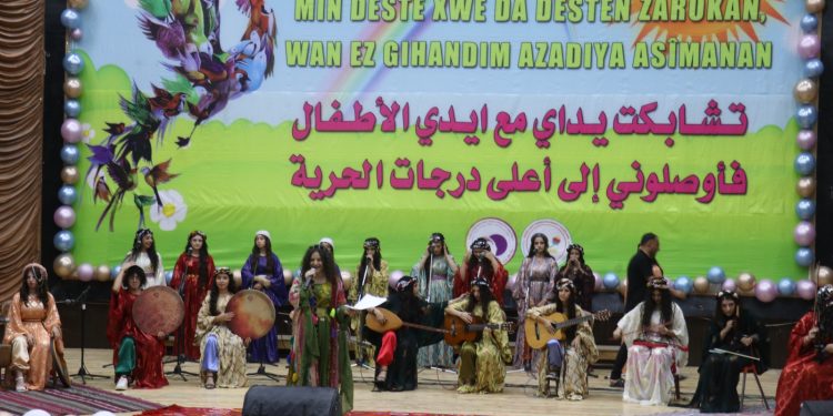 مجدداً.. مهرجان الطفل العاشر يسلط الضوء على مواهب الأطفال الفنية