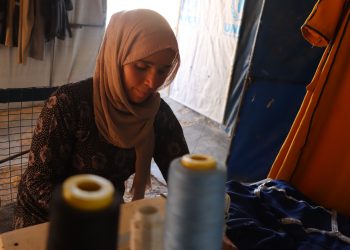 خيوط أمل لم تنقطع برحلة التهجير