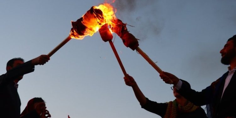 غياب “عيد نوروز” ضمن العطل الرسمية يعني إنكار تاريخ الشعب الكردي كاملاً