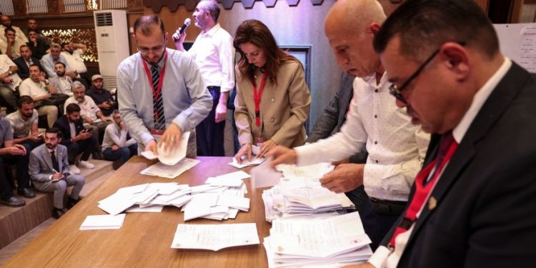 الحكومة الانتقالية بين مزاعم العدالة الانتقالية وفشل الاندماج الديمقراطي