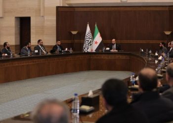 لماذا الحكومة الانتقالية السورية غير قادرة على التحول الديمقراطي؟