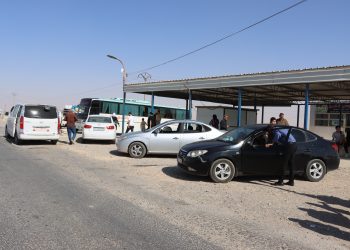 بعد أسبوعين من الإغلاق.. طريق الطبقة ـ سلمية ينبض من جديد