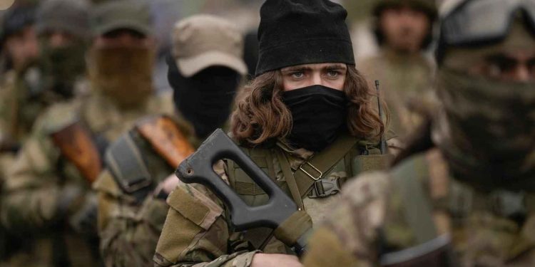 ملف “المسلحين الأجانب”.. شرارة الكارثة السوريّة التي لم تنطفئ