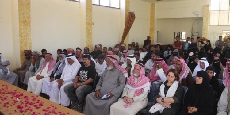 اجتماع جماهيري في هجين يؤكد على دعم “قسد”