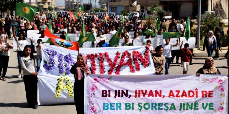 يوم المرأة العالمي في سوريا.. بين تغييب الدستور وإرادة النضال
