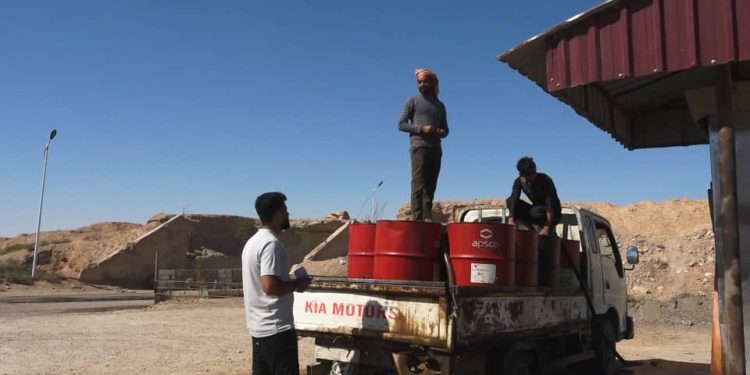 استمرار توزيع مازوت التدفئة على المواطنين في دير الزور
