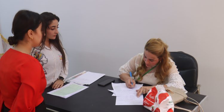 بافتتاح أحد عشر قسماً جديداً.. إقبال على التسجيل في المفاضلة بجامعة روج آفا
