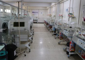 قسم الحواضن في مشفى الأطفال بالرقة… رعاية دؤوبة تُنقذ حياة المئات من حديثي الولادة