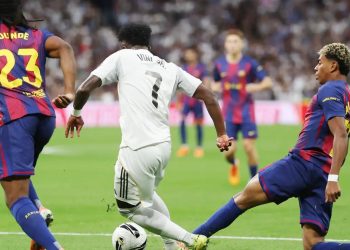 ريال مدريد يُنهي عقدة برشلونة ويعزز صدارة الليغا