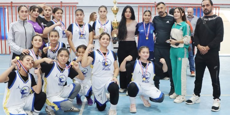 فريق راين يُحرِز كأس بطولة الواعدات في مقاطعة الجزيرة
