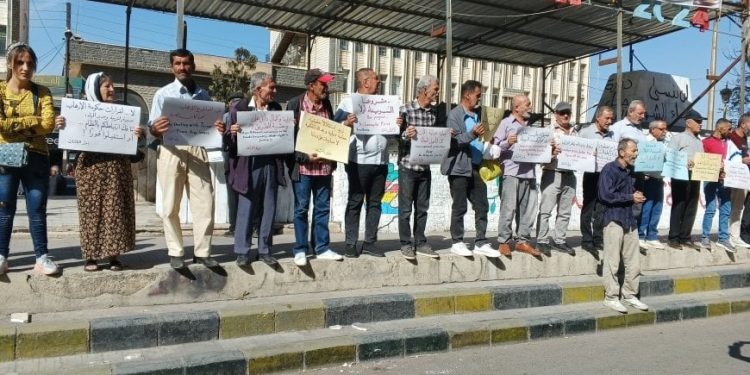 أهالي السويداء يحتجون على وجود قوات الحكومة الانتقالية