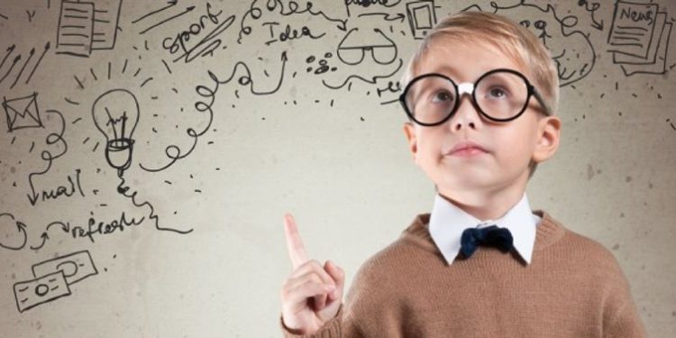  ثمانية أسئلة لتنمية الذكاء.. اطرحيها على طفلكِ يوميّاً