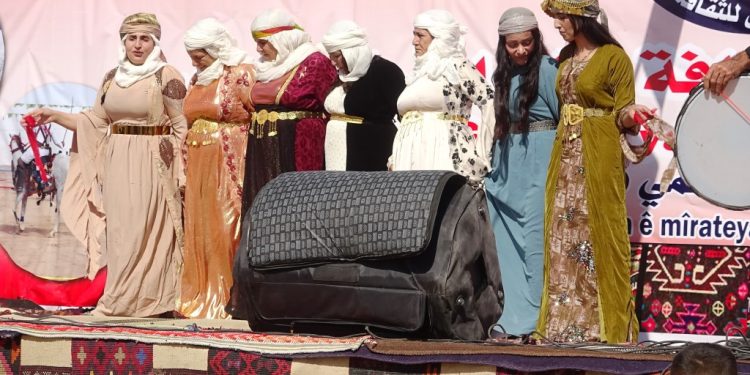 المرأة في الفلكلور الكردي والفراتي… رمز الخصب والعطاء والشجاعة