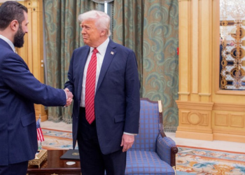 الحكومة الانتقالية بين الشرعية الوطنية والمطالب الأمريكية
