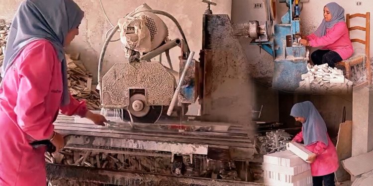 شابة تكسر القيود وتثبت قدراتها في مجال الرخام