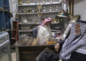 حارس للأنتيكا يحفظ ذاكرة هجين القديمة