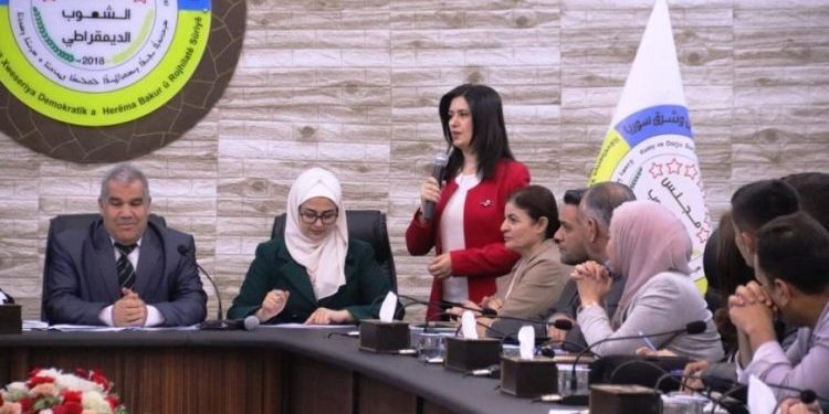 الإدارة الذاتية فرصة تاريخية لإنقاذ سوريا من حربٍ أهليّة مُحتملة