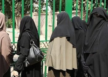 نساء كركي لكي: “اللباس الشرعي”.. حملات تهدد حرية النساء في سوريا