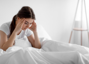 الصداع أثناء الرضاعة.. هكذا يمكنكِ التخلص منه
