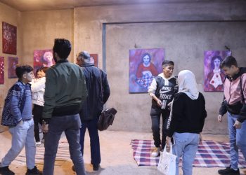 “ما وراء المكان”… معرض تولد فيه الحياة من جديد