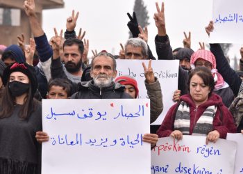 حاصر حصارك لا مفر