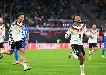 عودة الماكينات.. نجوم ألمانيا يتغنّون بالتأهل إلى كأس العالم