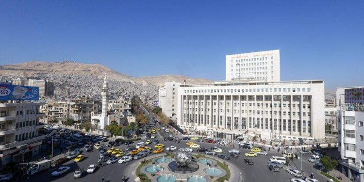 السوريون بين تحديات الواقع ومطالبات التغيير