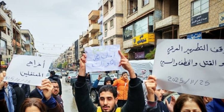 استمرار التوتر والاحتجاجات في مدن وأرياف الساحل والداخل السوري