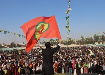 احتفال جماهيري مهيب بقامشلو في “يوم المقاومة الوطنية”