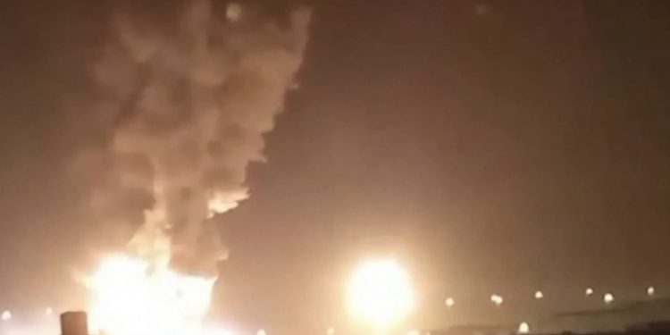 الهجوم الإرهابي على كورمور: محاولة لفرض معادلات جديدة على إقليم كردستان