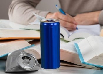 ما ‫مخاطر مشروبات الطاقة على صحة المراهقين؟