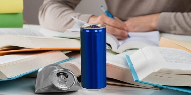ما ‫مخاطر مشروبات الطاقة على صحة المراهقين؟