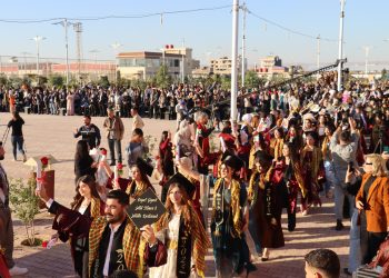 للدفعة الخامسة جامعة روج آفا تخرّج ٢١١ طالباً من أقسام مختلفة