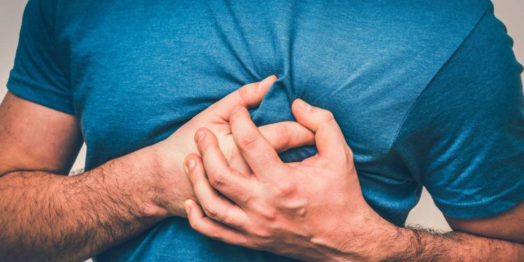 جلطات القلب والموت المفاجئ تقتحم حياة الشباب في العشرينات
