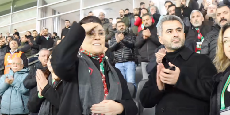 بحضور المناضلة “ليلى زانا” آمد سبور يفوز ويتصدّر الدوري التركي للدرجة الأولى