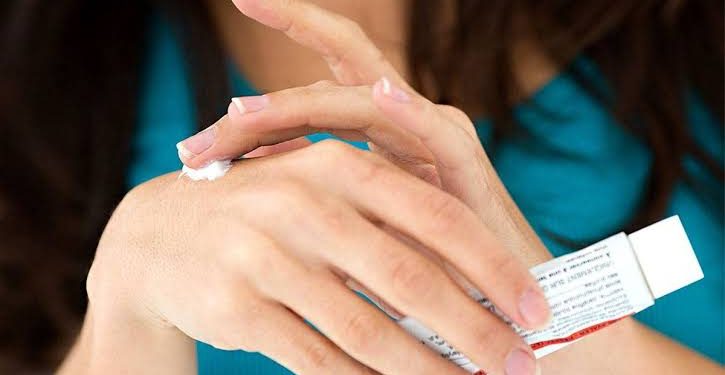 طرق تخفيف الأكزيما بمكوّنات منزلية فعّالة تساعد في تهدئة الجلد