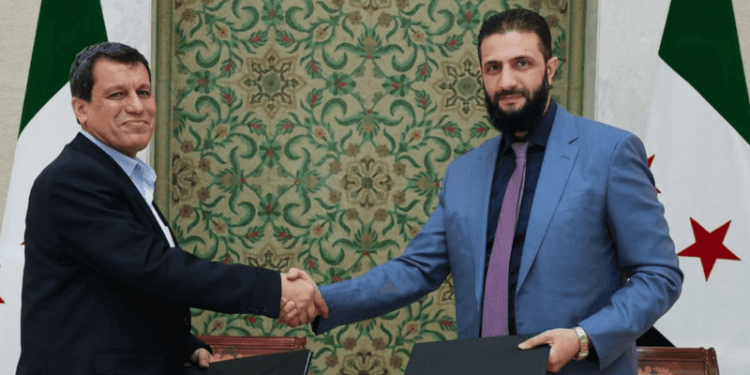 اتفاق العاشر من آذار بين دمشق و”قسد”: عام من التعثر يعكس صراع المركزية والضغوط الإقليمية