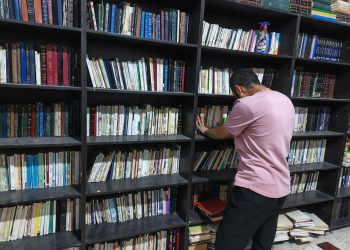 مكتبة الطبقة.. إعادة تأهيل “قلب الثقافة” رغم التحديات