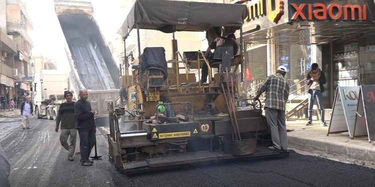 الانتهاء من تزفيت شارع حي المفتي بالحسكة خلال أربعة أيام فقط