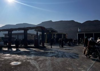 توزيع مازوت التدفئة في مدينة السبخة.. جهود لتخفيف العبء على الأهالي