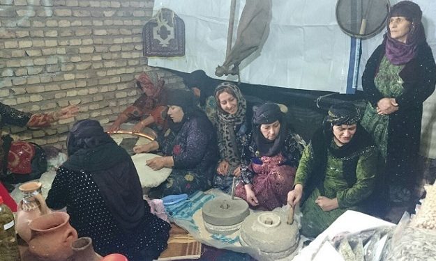 جسد المرأة أداة إنتاج بلا حماية في الاقتصاد غير الرسمي بإيران