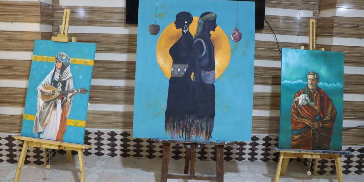 معرض فني في كوباني يوثّق تاريخ المنطقة والمقاومة الشعبية في نسخته السادسة